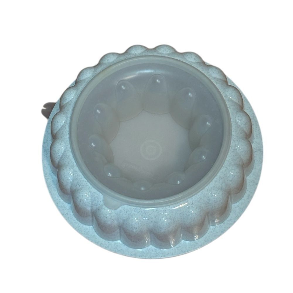 Tupperware Jello Mold, Jell-O, white speckled